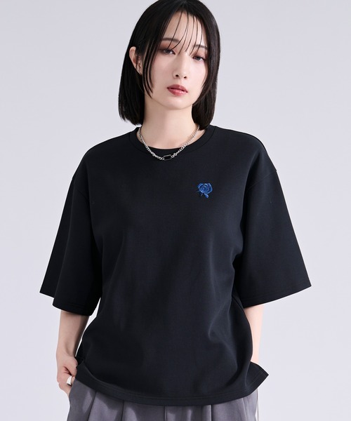 Ellno Loset（エルノロゼット） tシャツ バックフラワー刺繍ポンチT