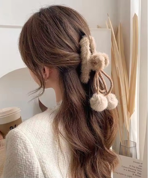 Port（ポート） ヘアクリップ 「 」 ぽんぽん付き リボン ファー
