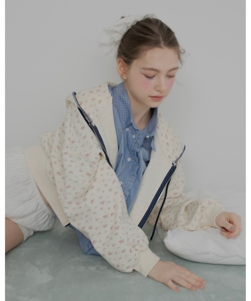 jumelle（ジュメロ） パーカー 花柄ステッチフーディー レディース