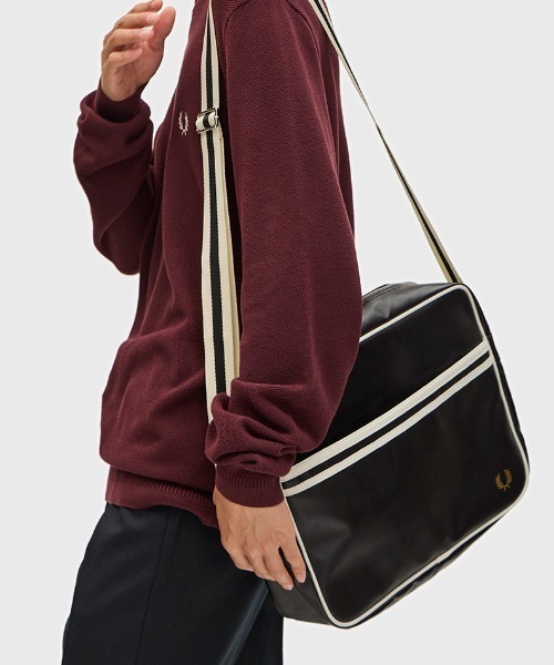 FRED PERRY（フレッドペリー） ショルダーバッグ Classic Shoulder Bag