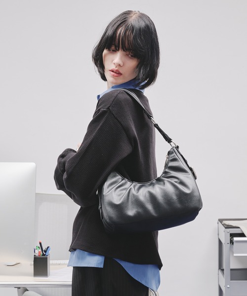 selle glant ハンドバッグ SIDE DESIGN TUCK HALF MOON BAG