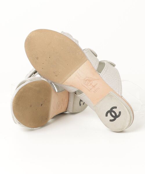 CHANEL（シャネル） ターンロッ フラットサンダル - グレー レディース
