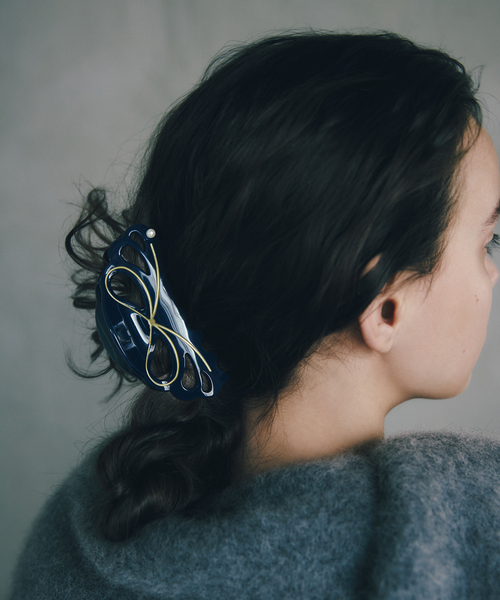 ラトータリテ　perle ネイビー ヘアクリップ　たなべさおり La TOTALITE（ラ トータリテ） ヘアクリップ 「perle， by SAORI