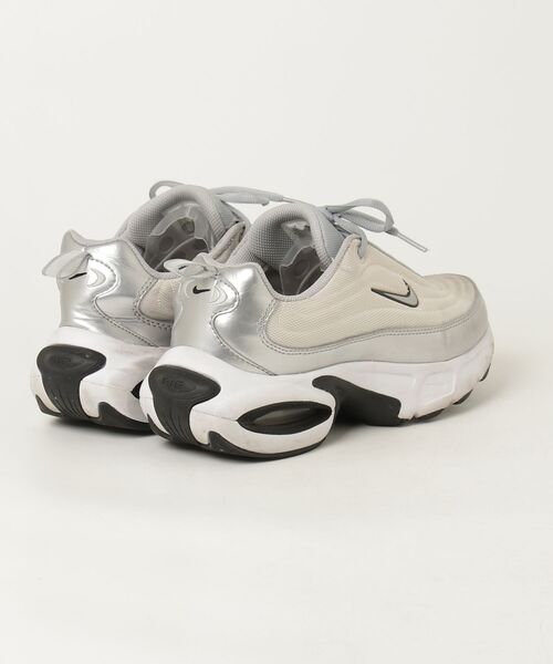 NIKE（ナイキ） ローカットスニーカー 24.5 シルバー レディース