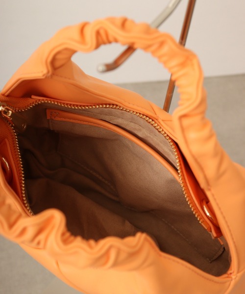 MOSSEL NEW YORK ハンドバッグ V HAND BAG ハンドバッグ : ZOZOTOWN MOSSEL NEW YORK ハンドバッグ V HAND BAG ハンドバッグ : ZOZOTOWN