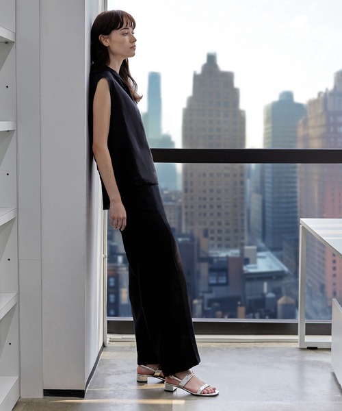 CHARLES ＆ KEITH サンダル メタリックアクセントブロックヒール