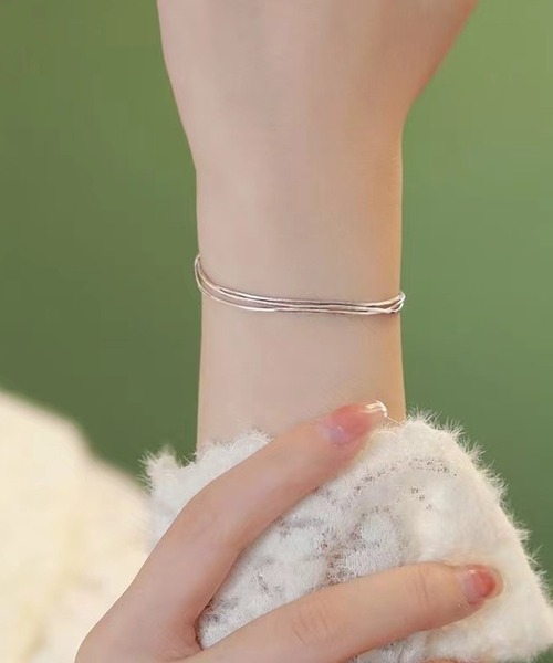 Shashi ブレスレット チェーン 3連 シャシ 華奢 バングル SHASHI / シャシ TILU BRACELET SLIM FORTKOX（ブレスレット