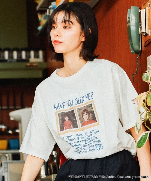 niko and… tシャツ 「STRANGER THINGS」コラボ ポスター風