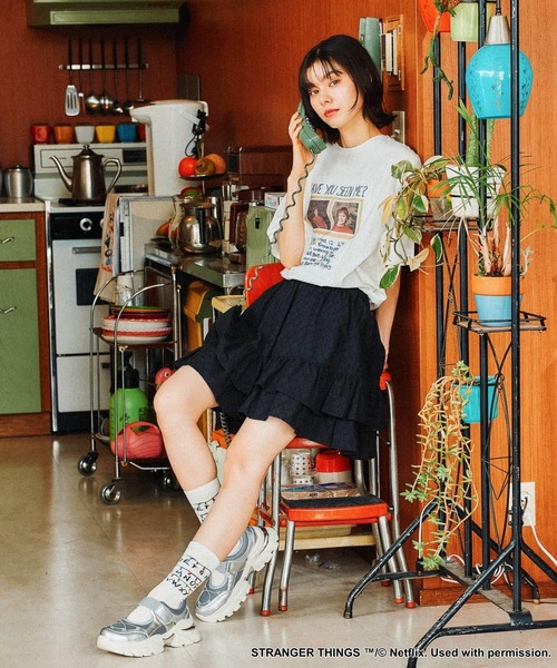 niko and… tシャツ 「STRANGER THINGS」コラボ ポスター風