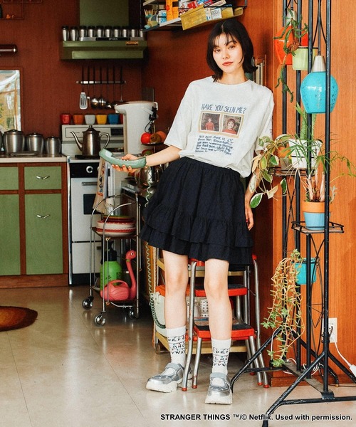 ニコアンド✨ 【STRANGER THINGS】コラボポスター風プリントTシャツ niko and ｜【STRANGER THINGS】コラボ ポスター風プリントT