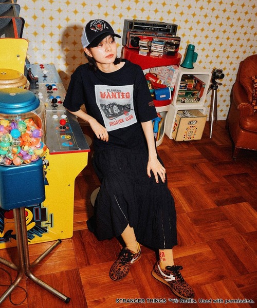 niko and… tシャツ 「STRANGER THINGS」コラボ ポスター風