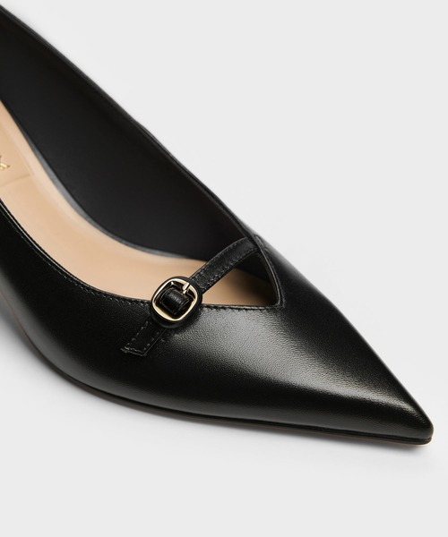 CHARLES ＆ KEITH（チャールズ&キース） パンプス レザーバックル
