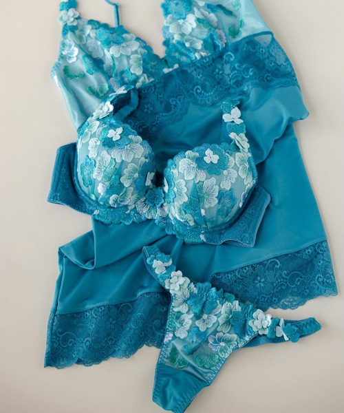 fran de lingerie（フランデランジェリー） ショーツ 可憐な花びら刺繍