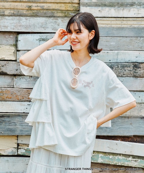 tシャツ 「STRANGER THINGS」コラボ サイドフリルTシャツ レディース niko and… tシャツ 「STRANGER THINGS」コラボ サイドフリルT