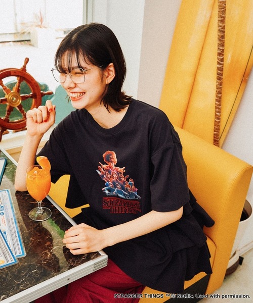 niko and… tシャツ 「STRANGER THINGS」コラボ サイドフリルT