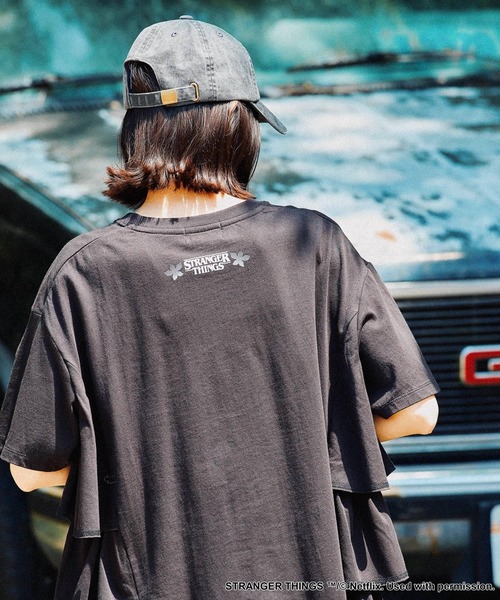 niko and… tシャツ 「STRANGER THINGS」コラボ サイドフリルT