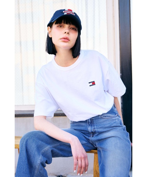 【送料込】 Jeans_レギュラーウォッシュドバッジロゴT TOMMY JEANS tシャツ 「オンライン限定」レギュラーバッジT