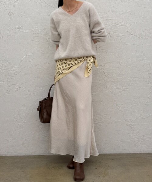 「LOUNGEDRESS」 ロングスカート MEDIUM アイボリー レディースの画像