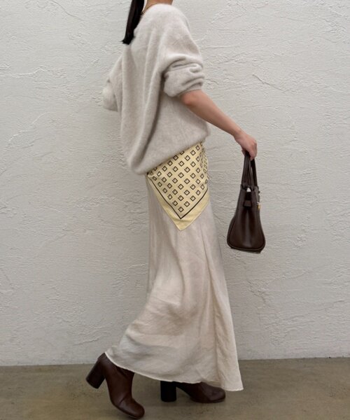 「LOUNGEDRESS」 ロングスカート MEDIUM アイボリー レディースの画像