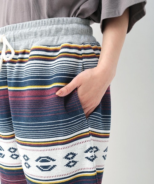 チチカカ（TITICACA） パンツ 裏毛グラフィックプリントショートパンツ