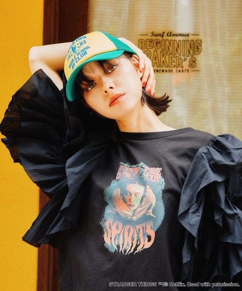 niko and… tシャツ 「STRANGER THINGS」コラボ ラッフルスリーブ