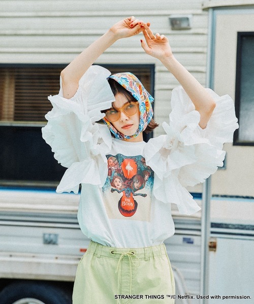 ☆☆NIKO☆☆です♡ niko and… tシャツ 「STRANGER THINGS」コラボ ラッフルスリーブ