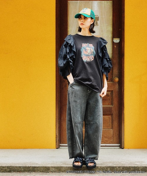 ☆☆NIKO☆☆です♡ niko and… tシャツ 「STRANGER THINGS」コラボ ラッフルスリーブ