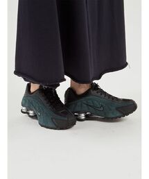 NIKE（ナイキ） スニーカー 「NIKE meets emmi」W SHOX R4 レディース