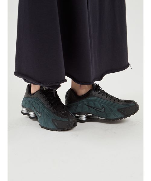 NIKE（ナイキ） スニーカー 「NIKE meets emmi」W SHOX R4 レディース