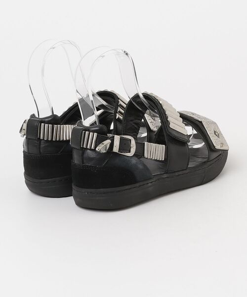 TOGA PULLA ブラックフラットサンダル TOGA PULLA（トーガ プルラ