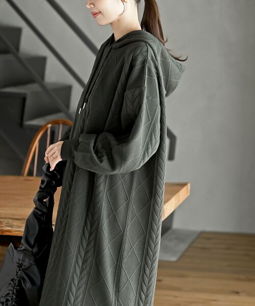 ja622y様 おまとめ レリアンニットケープ＆アンタイトルパーカーワンピース UNTITLED（アンタイトル）の「◇ダンボールニットパーカーワンピース