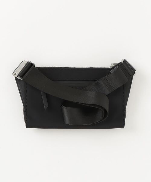 【美品】ゲス　ボディバッグ　ウエストポーチ　ブラック　ビッグロゴ　ロゴベルト 美品】ゲス ボディバッグ ウエストポーチ ブラック ビッグロゴ