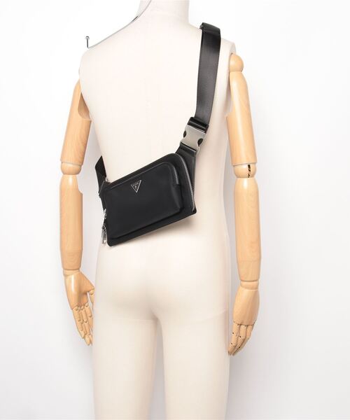 【美品】ゲス　ボディバッグ　ウエストポーチ　ブラック　ビッグロゴ　ロゴベルト ゲス GUESS ゲス バッグ GUESS ウエストポーチ ウエストバッグ