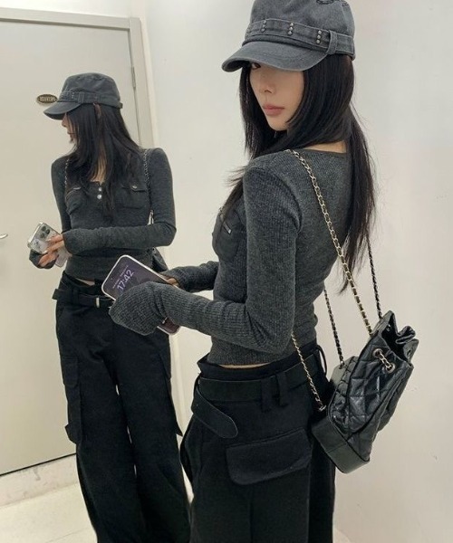 人気トップス！完売商品！ lilful tシャツ Y2K スナップボタン フロントポケットデザイン