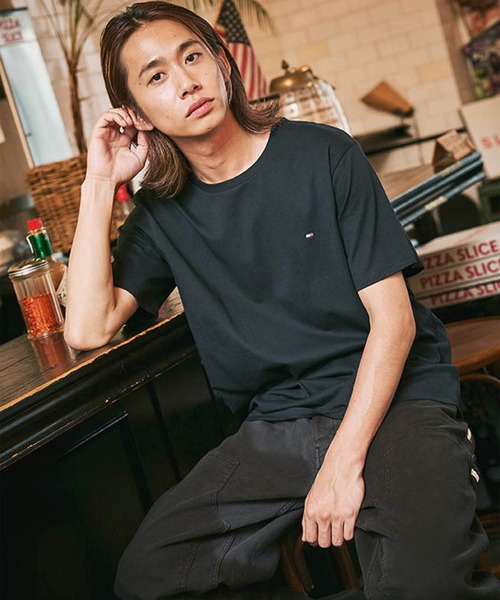 TOMMY HILFIGER（トミー・ヒルフィガー） tシャツ 「オンライン限定