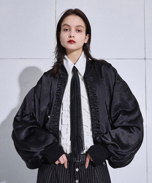 デニムフリルボンバージャケット ブルゾン アウター Satin frill short bomber jacket / サテン