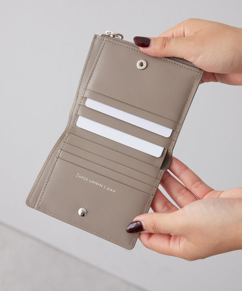 【美品】 レディース　二つ折財布　ear PAPILLONNER ※※箱無し※※ ear PAPILLONNER（イア パピヨネ） 財布「SWASH LONDONコラボ」 FREE