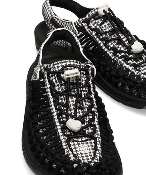 KEEN メッシュ編み ブラックサンダル KEEN（キーン） フラットサンダル 23.0cm ブラック レディース