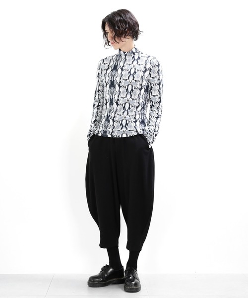 minsobi（ミンソビ） tシャツ 「minsobi」ヘビ柄ハイネックカットソー