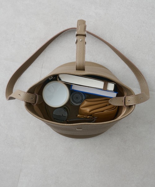 「IACUCCI」 ショルダーバッグ FREE グレイッシュベージュ レディース_画像2