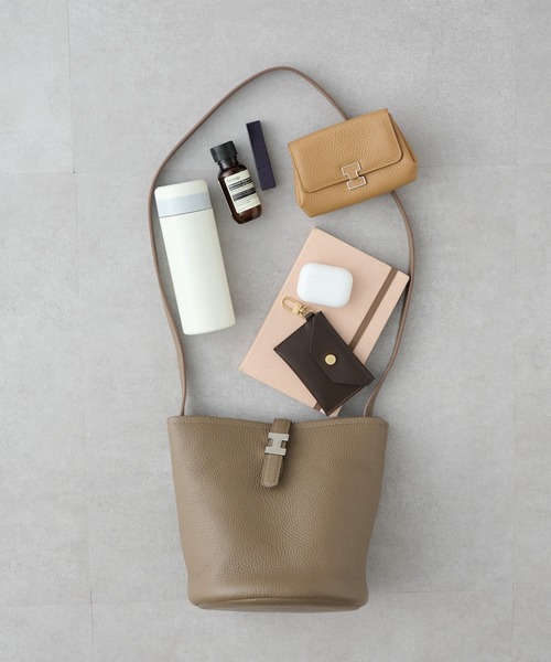 「IACUCCI」 ショルダーバッグ FREE グレイッシュベージュ レディース_画像3