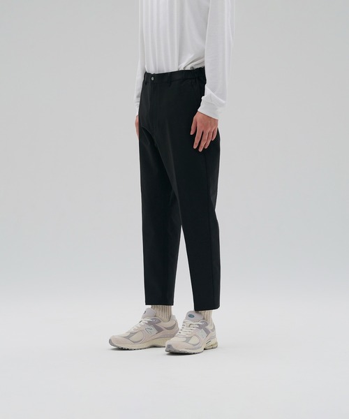 v*a様 New Balance WIDE TAPERED スラックス ブラック New Balance（ニューバランス） スラックス - ブラック メンズ