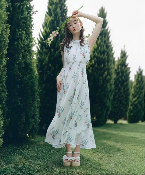 ワンピース 「Botanical Bloom」ボタニカルフラワーシフォンワンピースの画像
