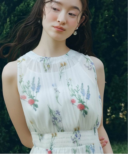 ワンピース 「Botanical Bloom」ボタニカルフラワーシフォンワンピースの画像