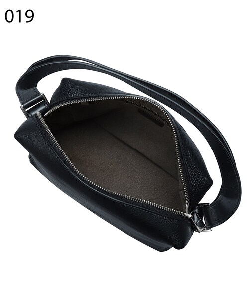 HIROFU（ヒロフ） ショルダーバッグ バッグ 「ヴィータ」レザー