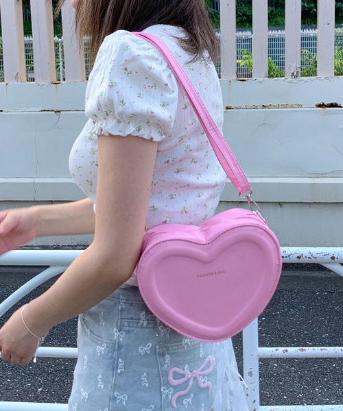 ショルダーバッグ バッグ チェーン付き ハートモチーフ レディース  