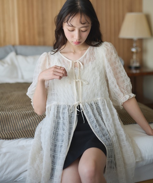 【前後2way】ウェーブ刺繍チュールチュニック　未使用新品　オフホワイト earth music&ecology チュニック 「WEB限定/前後2WAY」シアー