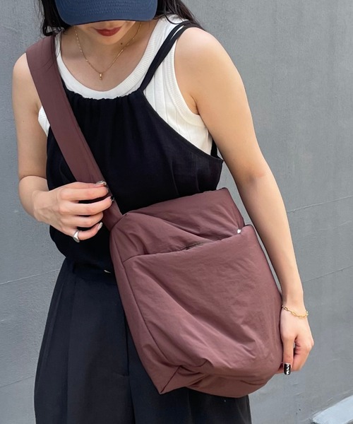 COLONY 2139（コロニー トゥーワンスリーナイン） ショルダーバッグ