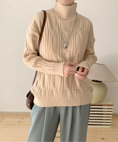 Stone  ハイネックニットセーター クリーム色 LUCPY ニット セーター 立体ケーブル編みハイネックニット／ゆったり