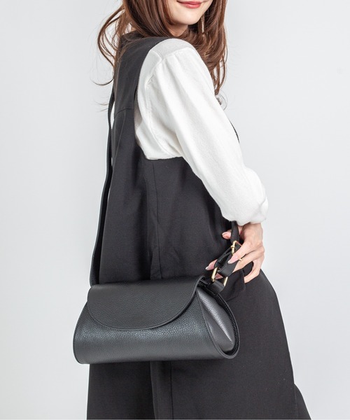 ✴︎新品✴︎ 【AULENTTI/オウレンティ】 スクエアバッグ AULENTTI（オウレンティ） ショルダーバッグ バッグ 「AULENTTI